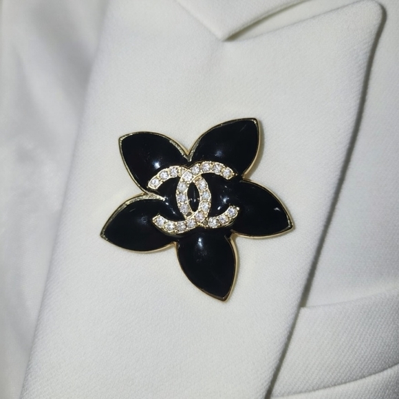 FOLLOW ME EVERYWHERE I LIKE IT 👁👁👋🏾 - Picture 16 of 16